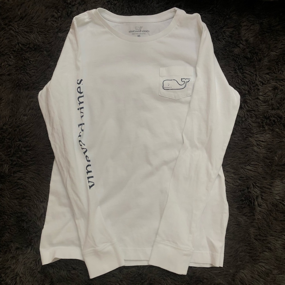 •Vineyard Vines long sleeve T shirt  package